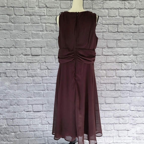 Connected Woman brown ruched waist v neck sleeveless knee length dress size 14W - Picture 7 of 12